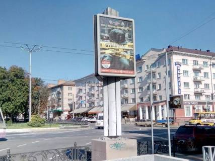 Citylight B in Chernihiv, 1,2х1,8  triedr prospekt Mira h prospekt Pobedy mag Allo (storona A) Photo 1