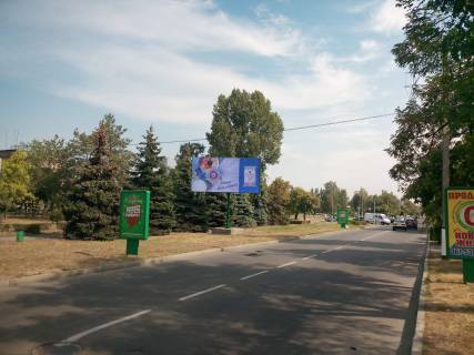 Billboard B in Horishni Plavni (Komsomolsk), 3х6  st. Miru - st. Dobrovol's'kogo Photo 1
