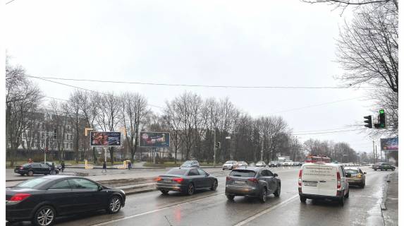 Prismatron, Prism A in Dnipro (Dnipropetrovsk), 3х6  Bogdana Hmel'nickogo av. - Orlyka av., v centr - 218166 Photo 1