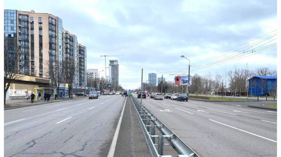 Prismatron, Prism A in Dnipro (Dnipropetrovsk), 3х6  Nabereznaa Pobedy st., 44, naprotiv, v centr - 218275 Photo 1