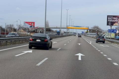Non-Standard A in Lyubimivka, 2х16  M-06 Zitomirs'ka trasa 33+020 km vid KPP. Desatij vid Kieva, s. Lubimivka, povorot na s. Buca 1, zupinka, poruc Veterinarna apteka, napramok - z Kieva Photo 1