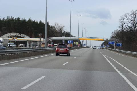 Non-Standard A in Buzova, 2х16  M-06 Zitomirs'ka trasa 35+958 km vid KPP. Trinadcatij vid Kieva, s. Buzova, povorot na s. Mikolaivku - zupinka, napramok - z Kieva Photo 1