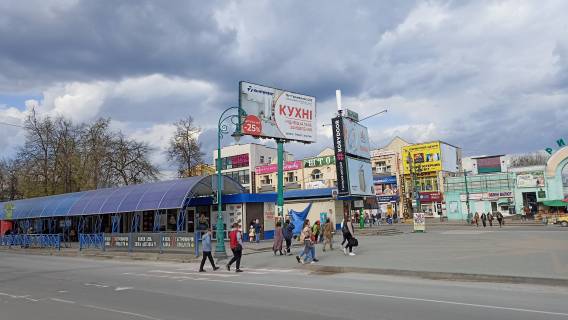 Billboard A in Kam'yanets-Podilsky, 6х3  пр. Грушевського (перед входом в Центральний ринок) (в центр) Photo 1