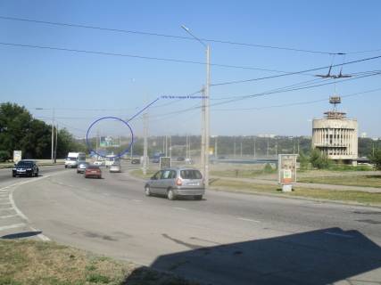 Billboard B in Zaporizhzhya st.B.Hmel'nic'kogo - viizd na DniproGES, napramok z centra, st.B (prizmatron) Photo 1