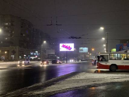 Video Billboard A in Lutsk, 3x6  av. Sobornosti 16a (rozdilova bila TC"Troanda") - 417007 Photo 1