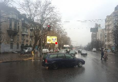 Video Billboard B in Kyiv, 2.32x3.14  Vozduhoflotskij av., 18/2, (razresenie 480h336) - 410447 Photo 1