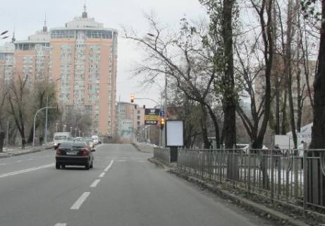Citylight A in Kyiv Rusanivs'ka naberezna st., 24/51 - Entuziastiv st. (svitlofor) Photo 1