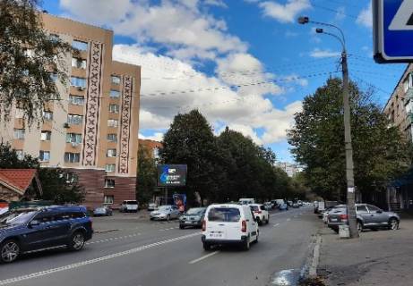Video Billboard B in Rivne, 2.32x3.14  Miru av., 2, (rozsirenna 480h336) - 411061 Photo 1