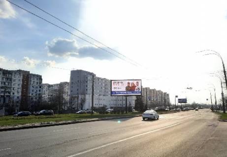 Video Billboard A in Kyiv Vatutina av., 14a (na razdelitele), (razresenie 720h360) - 410737 Photo 1