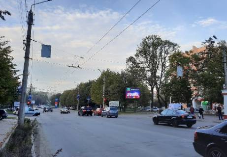 Video Billboard A in Chernivtsi, 2.32x3.14  Geroiv Majdanu st., 77, (rozsirenna 480h336) - 411467 Photo 1