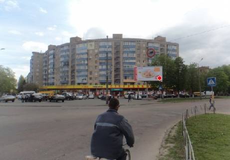 Prismatron, Prism A in Chernihiv, 3x6  Pobedy av., 184 (mag. "Siverskij") - 160166 Photo 1