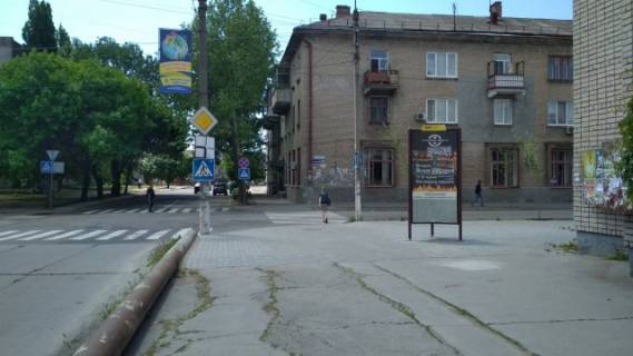 Pillar, Pillar A in Berdyansk, 1,2х2,4м  Central'naa st. / Greceskaa st. (po hodu dvizenia transporta) Photo 1