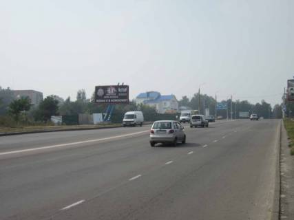 Billboard B in Sumi, 3х6  st.Prokof'eva/ st.G.Kondrat'eva, salon Ford Photo 1