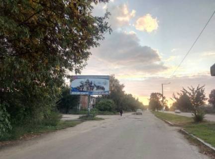 Billboard B in Korostishiv, 6x3  Korostisiv v.Kiivs'ka 129, central'na st., napramok z Kieva na Zitomir, st B Photo 1