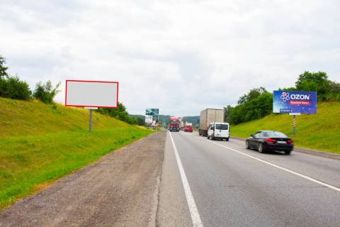 Billboard B in Lviv route, 3x6  M-06 Kiiv-Cop Photo 1