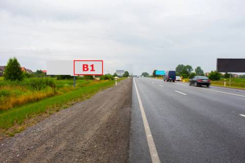 Billboard B in Lviv route, 3x6  M-06 Kiiv-Cop Photo 1