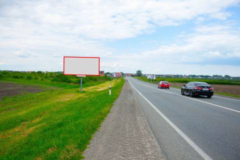 Billboard B in Lviv route, 3x6  M-06 Kiiv-Cop Photo 1
