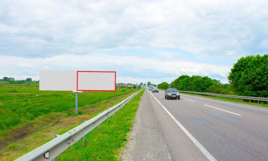 Billboard B in Lviv route, 3x6  M-06 Kiiv-Cop Photo 1
