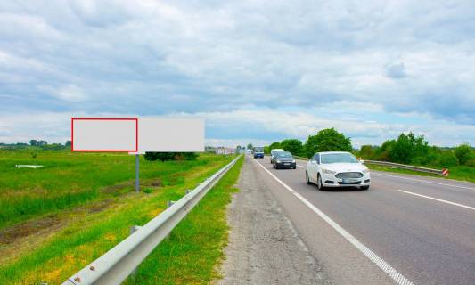 Billboard B in Lviv route, 3x6  M-06 Kiiv-Cop Photo 1