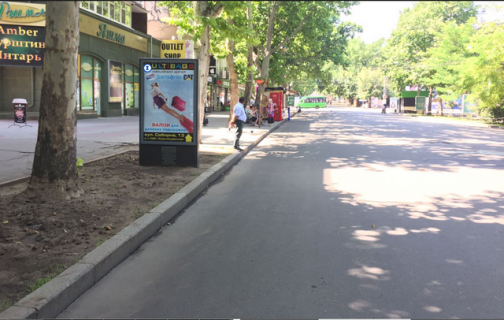 Facade Banners B in Mykolaiv ul Sobornaa, 4 (mezdu St.B. Morskaa i St.Spasskaa) / Kinoteatr "Rodina" Photo 1