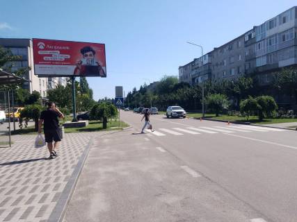 Billboard B in Horishni Plavni (Komsomolsk) вул. Гірників, 20, (біля зупинки і банку "РайфайзенБанкАваль") Photo 1