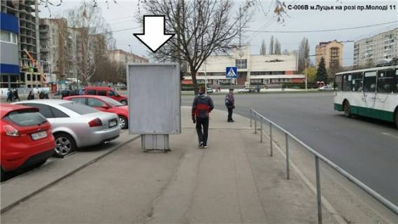Billboard B in Lutsk prospekt Molodi (povorot na prospekt Sobornosti. (teritoria TC "Gostinec'", svitlofor  ) Photo 1