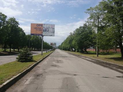 Billboard A in Lutsk вул. Єршова, 9, розділова смуга (в напрямку ТЦ Глобус з автобазару)) Photo 1