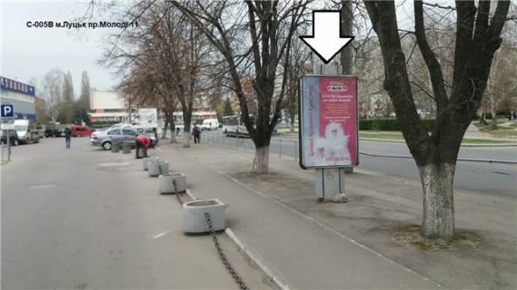 Citylight B in Lutsk prospekt Molodi (povorot na prospekt Sobornosti. (teritoria TC "Gostinec'", vizd na stoanku  ) Photo 1