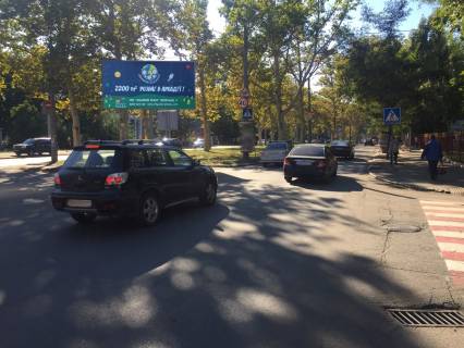 Billboard  in Odessa, 3x6  Admiral's'kij av. - Geraneva st., z centru Photo 1