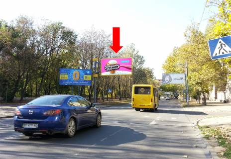 Billboard  in Kherson, 3x6  Nebesnoi Sotni st. (kol. 40-ricca Zovtna st.) / Tiraspol's'ka st., bila parku "Hersons'ka forteca", v centr (flazok) Photo 1