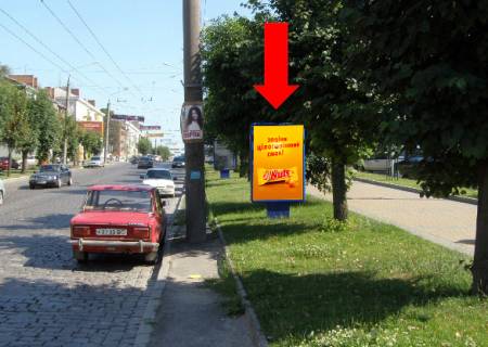 Citylight A in Chernivtsi, 1.8x1.2  Golovna st., 124 / Goncarova st., bila fabriki "Impul's", z centru Photo 1