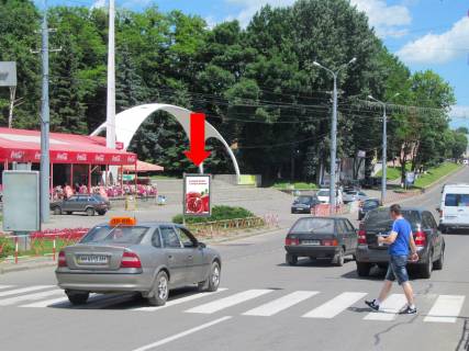 Citylight B in Vinnytsia, 1.8x1.2  Soborna st. / Pirogova st. / Gagarina pl., bila univermagu "Vinnic'kij", central'nogo parku, v bik Sobornoi st. Photo 1