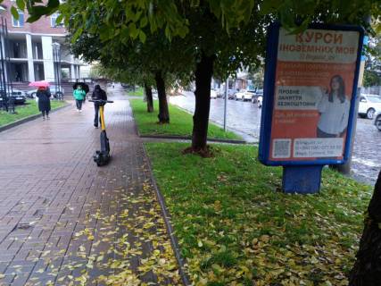 Citylight B in Chernivtsi, 1.8x1.2  Golovna st., 124 / Goncarova st., bila fabriki "Impul's", v centr Photo 1