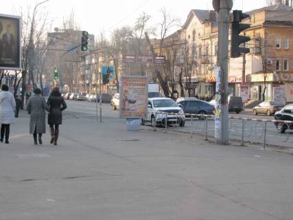 Citylight B in Krivy Rig, 1.8x1.2  Gagarina av., 13 - Esenina st., zupinka "Dom sovetov" Photo 1