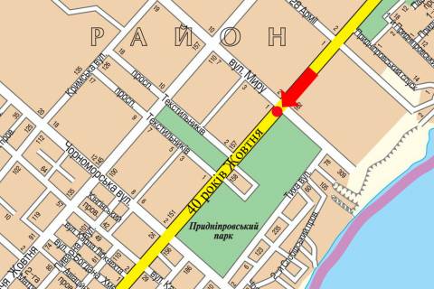 Billboard A in Kherson, 3x6  Universitets'ka st. (kol. 40-ricca Zovtna st.) / Miru st., bila rinku "Dniprovs'kij", rozdil'nik, v centr, liva scheme