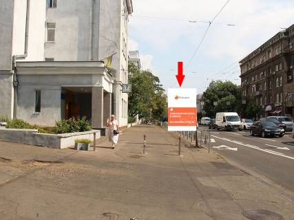 Citylight B in Kyiv, 1.8x1.2  Saksagans'kogo st., 64 - st. Pan'kivs'ka, na svitlofori, do centru Photo 1