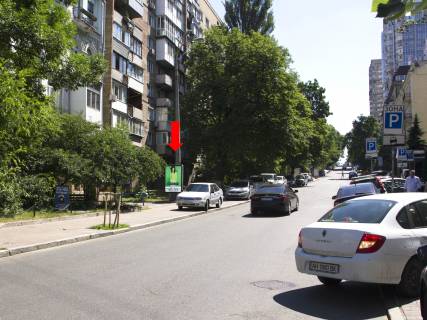 Citylight B in Kyiv, 1.8x1.2  Hmel'nic'kogo st., 94, navproti gotelu "Opera", v storonu st. Hresatik Photo 1