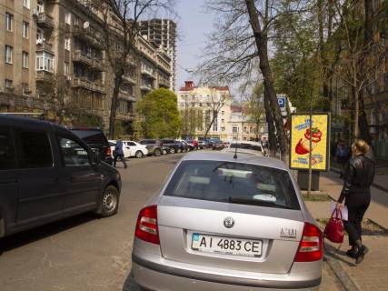 Citylight  in Kyiv, 1.8x1.2  Pirogova st., 5a, bila banku "Aval'" v storonu st. Hmel'nic'kogo Photo 1