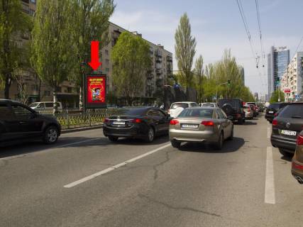 Scrolller, Scroll A in Kyiv, 1.8x1.2  Ukrainki bst., 7a, na svitlofori, v storonu st. Hresatik - 470585 Photo 1