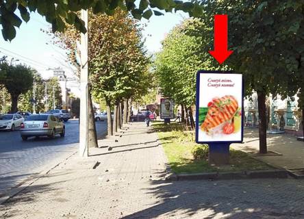 Citylight A in Chernivtsi, 1.8x1.2  Geroiv Majdanu st. (kol. Cervonoarmijs'ka st.), 1, bila CNU im. Fed'kovica Photo 1