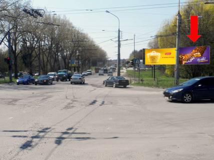 Billboard A in Ternopil, 3x6  Zluki av. / 15-go Kvitna st., bila TC "Mandarin", supermarketu "Sil'po", v centr,  prava Photo 1