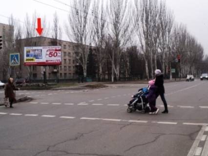 Billboard B in Krivy Rig, 3x6  Gagarina av., 58a - Vasakina (kol. Budennogo) st., u bik Gor'kogo pl. Photo 1