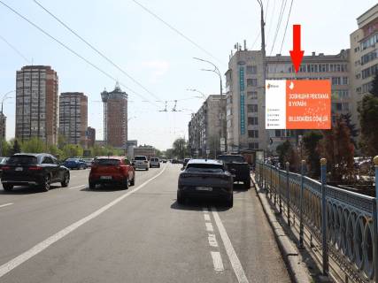 Video Billboard A in Kyiv, 2.3x3.14  Ukrainki bst., 26 / st.Almazova (kolis. st. Kutuzova), na svitlofori, bila "KFC", st. m. "Pecers'ka", z centru, (rolik 10 sek, 1 vihid/1,5 hvilini) - 170405 Photo 1