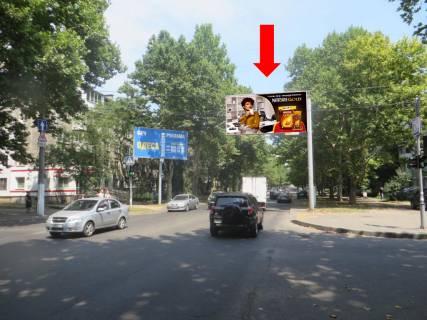 Billboard A in Odessa, 3x6  Varnens'ka st., 5 / Geroiv Krut st. (kol. Tereskovoi st.), v bik Filatova st. Photo 1
