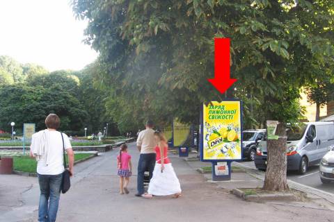 Citylight B in Khmelnitsky, 1.8x1.2  Proskurivs'ka st. / Grusevskogo st., bila parku im. Sevcenka, kinoteatr im. Sevcenka Photo 1