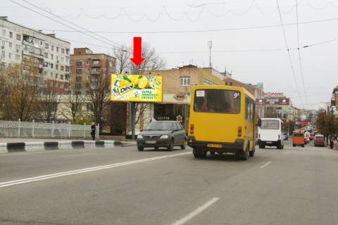Billboard B in Kropyvnytskyi (Kirovograd), 3x6  V. Perspektivna st. (kol. Marksa st.) / Naberezna st., navproti supermarketu "Sil'po", central'nogo rinku Photo 1