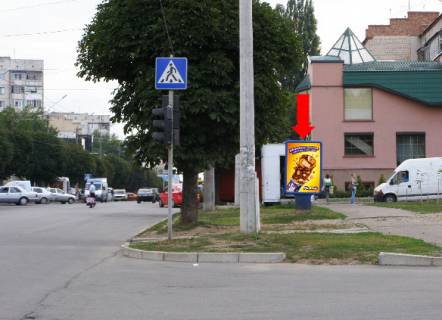 Citylight A in Chernivtsi, 1.8x1.2  Komarova st. / Vorobkevica st., bila gotelu "Ceremos", v bik rinku "Bukovins'kij" Photo 1