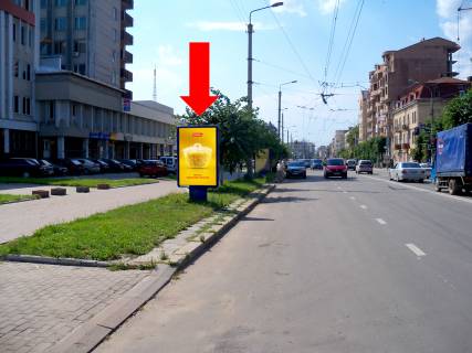 Citylight  in Ivano-Frankivsk, 1.8x1.2  Nezaleznosti st. / Banderi st., 1, bila Pedagogicnogo institutu, Ukrsocbanku Photo 1