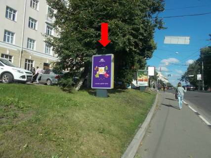 Citylight B in Sumi, 1.8x1.2  Pokrovs'ka pl. (kol. Cervona pl.), bila gotelu "Ukraina" (No2) Photo 1