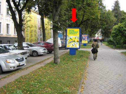 Citylight  in Ternopil, 1.8x1.2  Cornovola st., 2, bila Ukrtelekomu, v bik Privokzal'nogo majdanu Photo 1